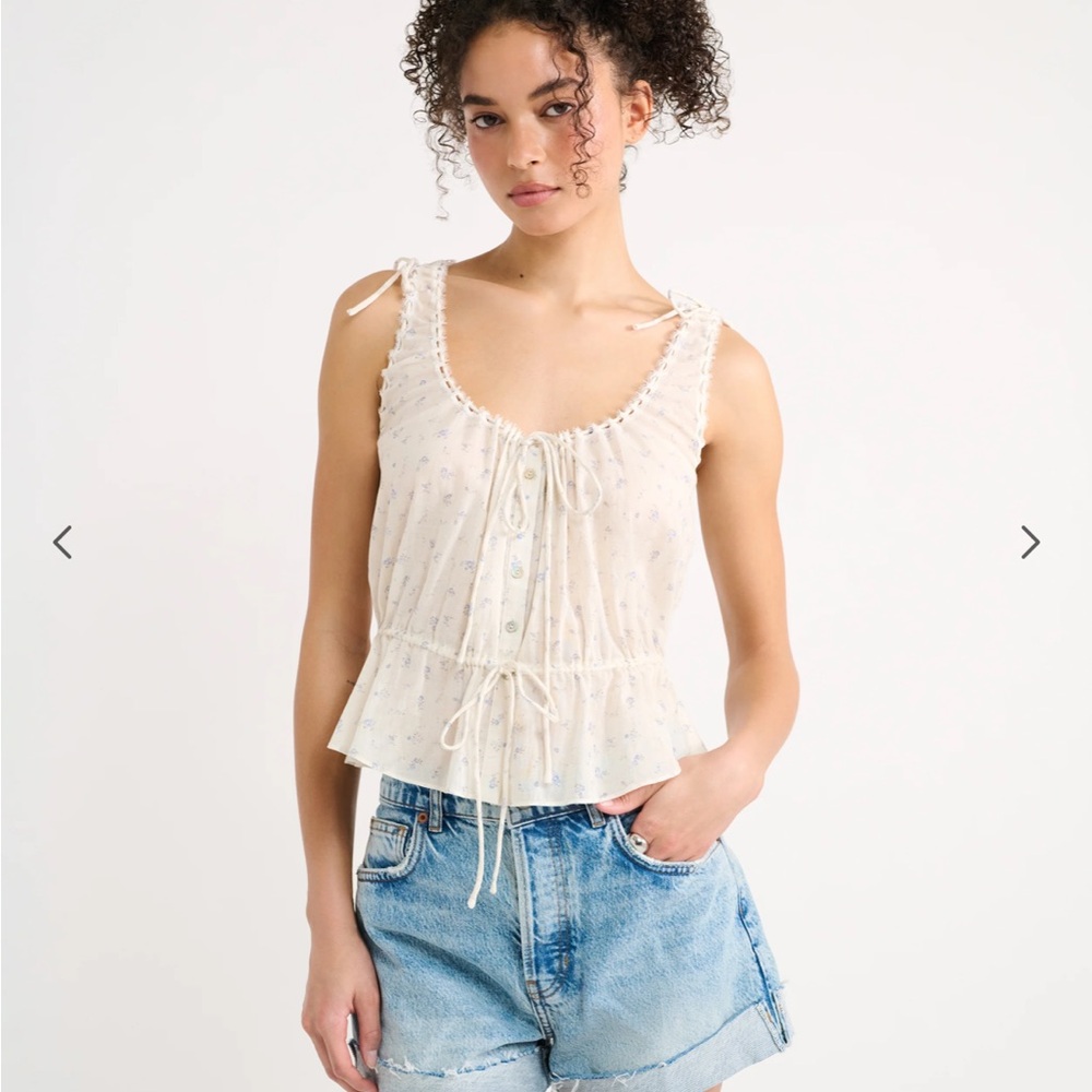 Rumored Rosemary Top in English Garden Print